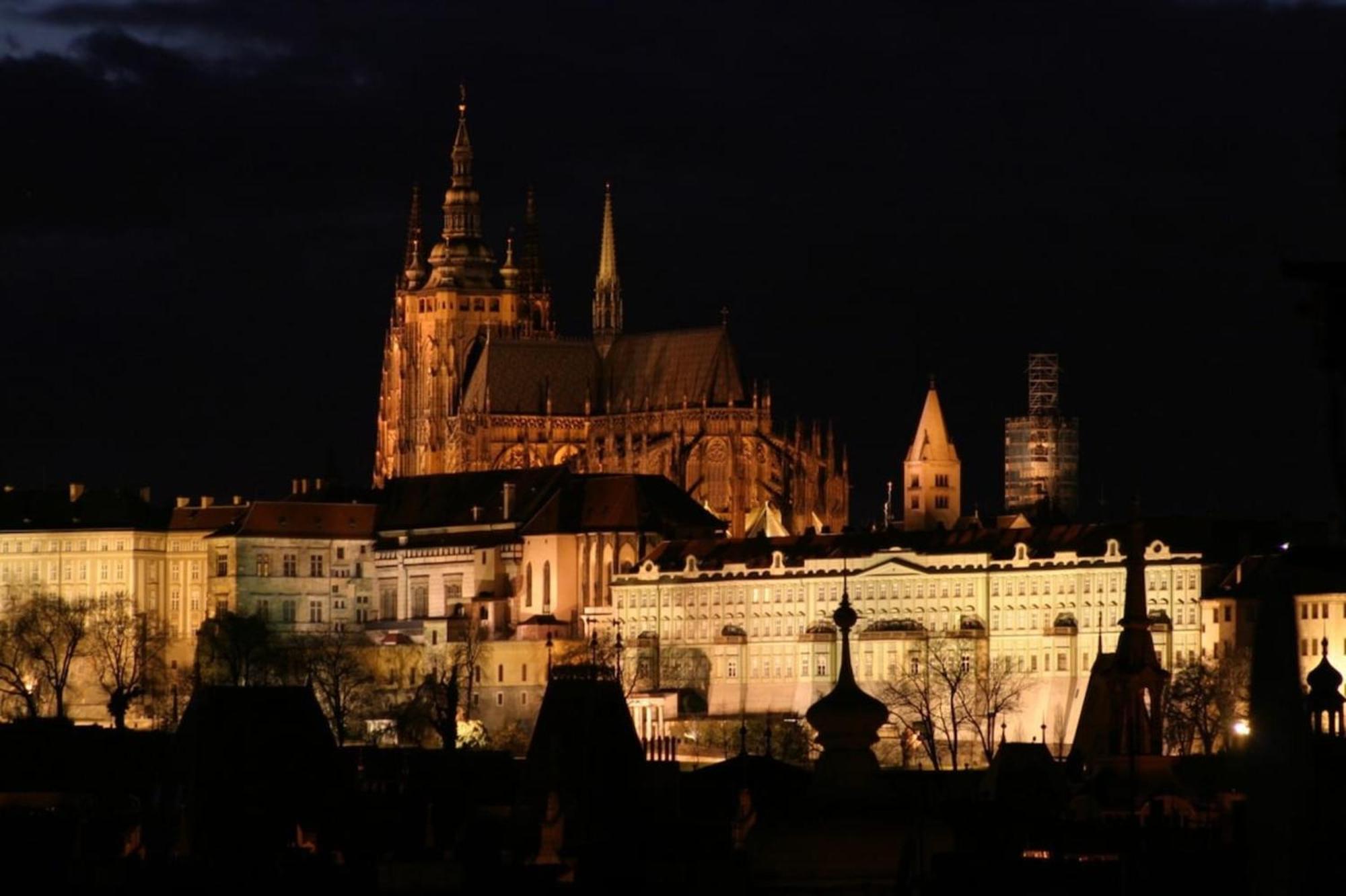 Roy 2 Bdr Apartment With Prague Castle View, Parking & Ac Exterior photo