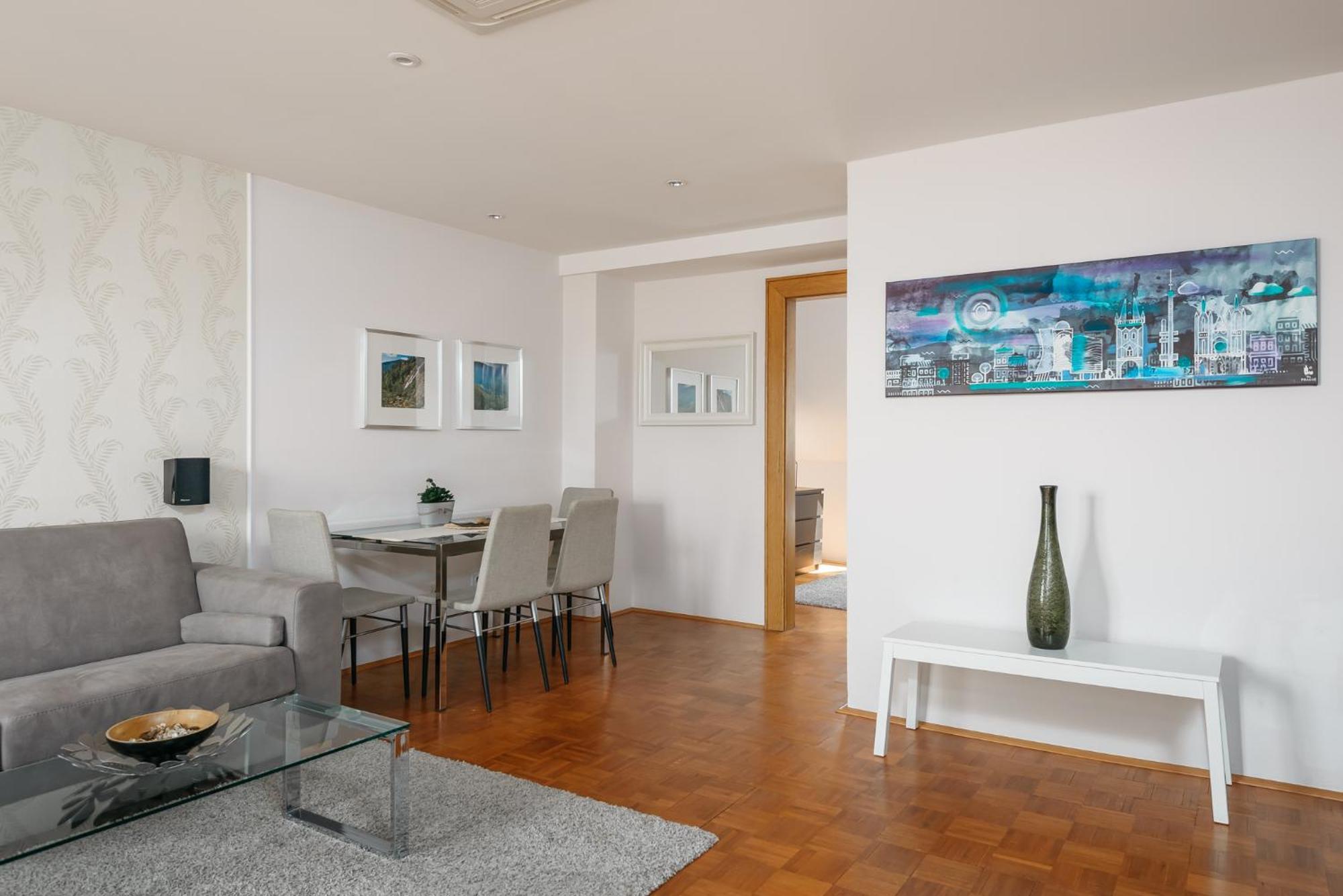 Roy 2 Bdr Apartment With Prague Castle View, Parking & Ac Exterior photo