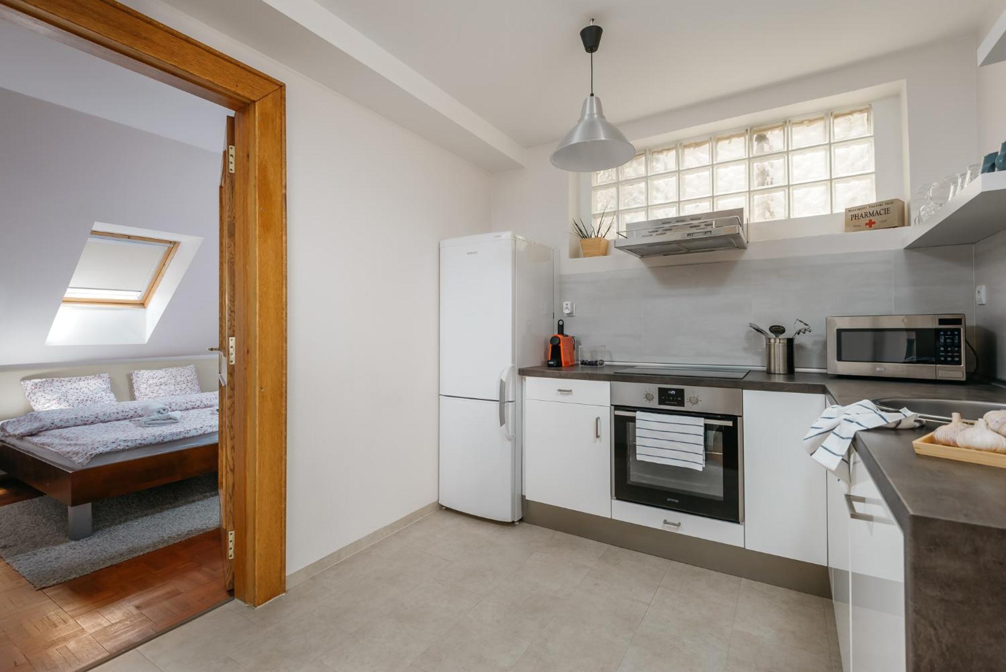 Roy 2 Bdr Apartment With Prague Castle View, Parking & Ac Exterior photo