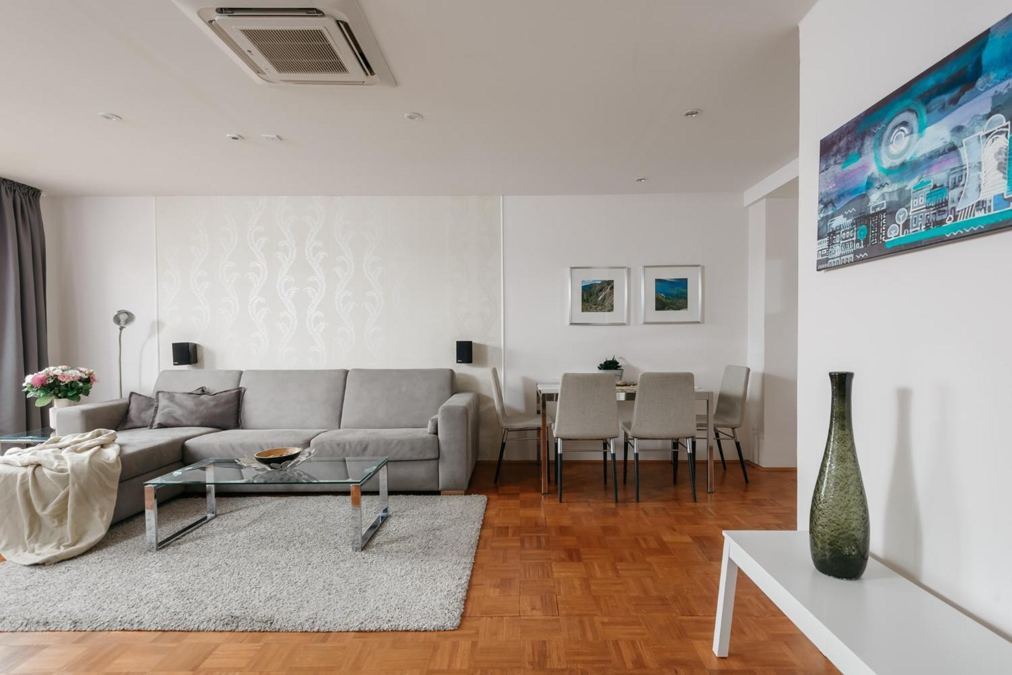 Roy 2 Bdr Apartment With Prague Castle View, Parking & Ac Exterior photo