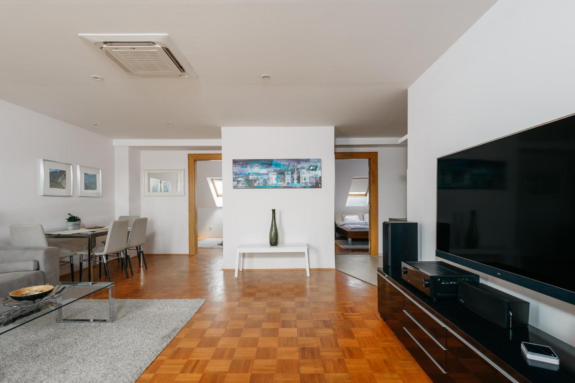 Roy 2 Bdr Apartment With Prague Castle View, Parking & Ac Exterior photo