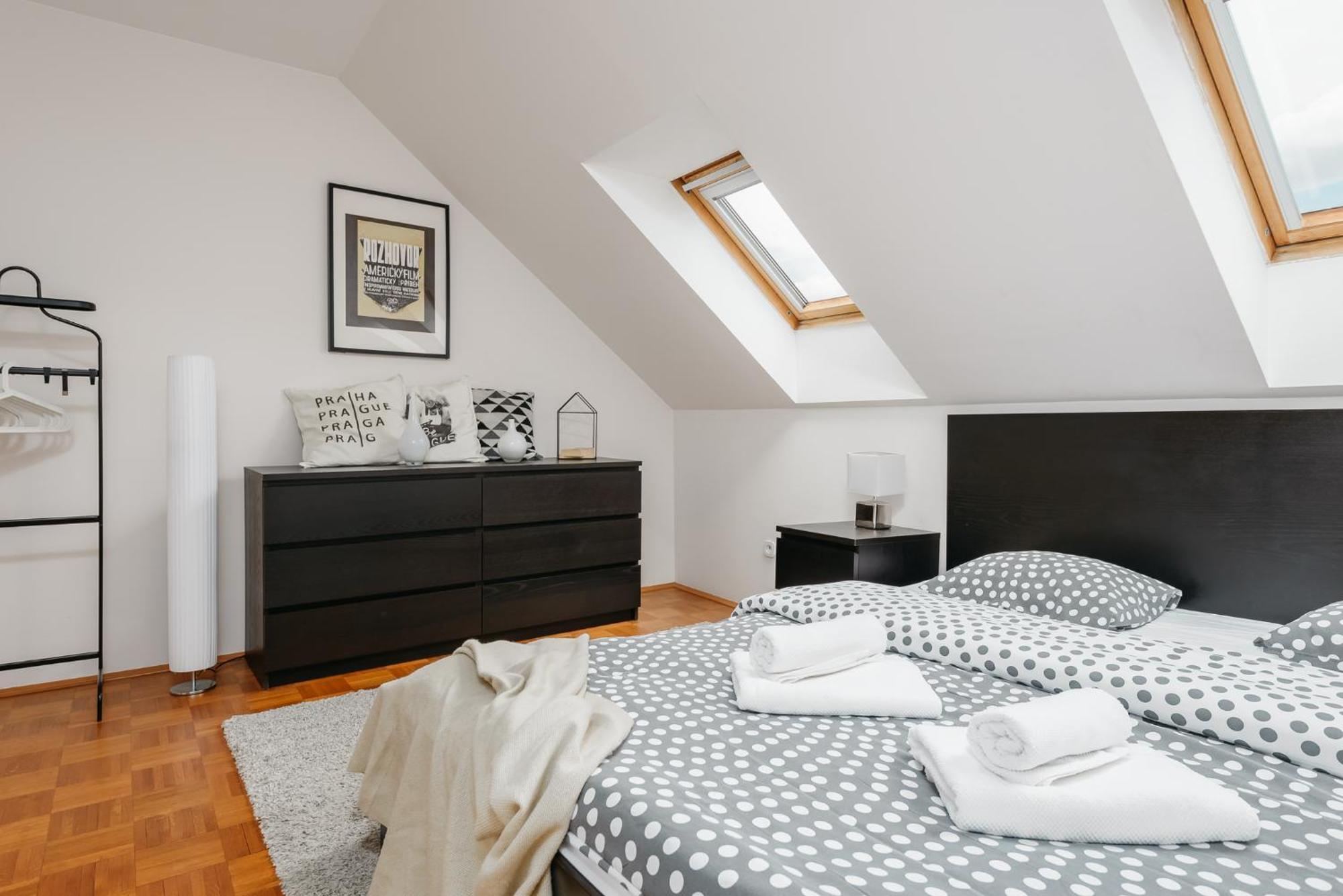 Roy 2 Bdr Apartment With Prague Castle View, Parking & Ac Exterior photo