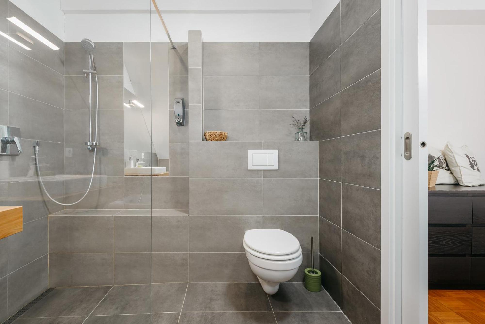 Roy 2 Bdr Apartment With Prague Castle View, Parking & Ac Exterior photo